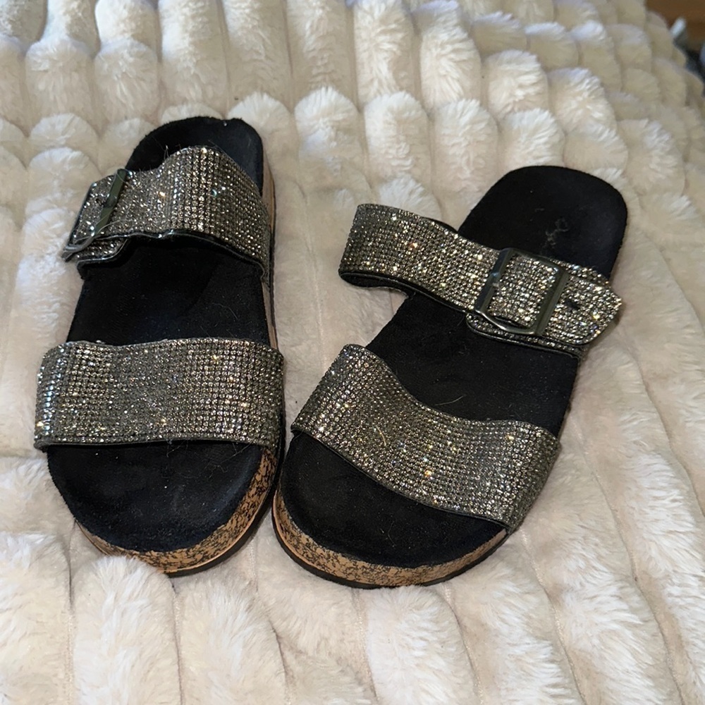 Size 7 glittered strap sandals